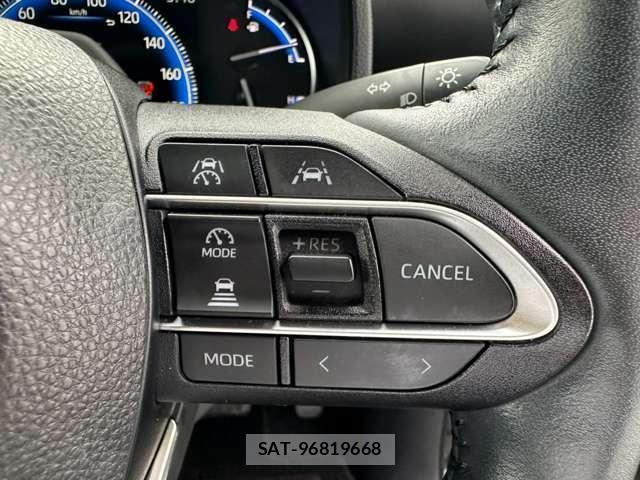 Toyota VOXY 2022-10 8875384-11