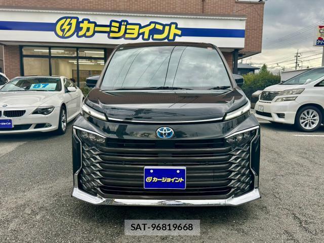 Toyota VOXY 2022-10 8875384-19