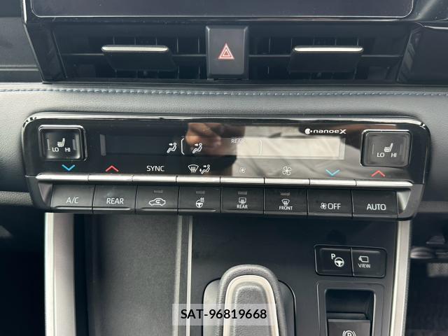 Toyota VOXY 2022-10 8875384-8