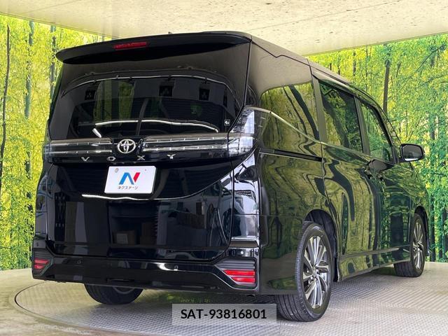 Toyota VOXY 2024-12 8875631-17