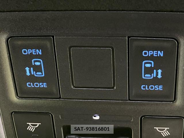 Toyota VOXY 2024-12 8875631-5