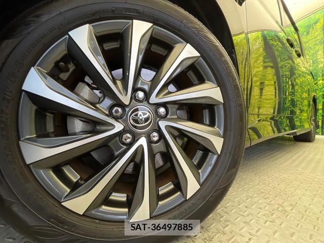 Toyota VOXY 2023-09 8875632-12