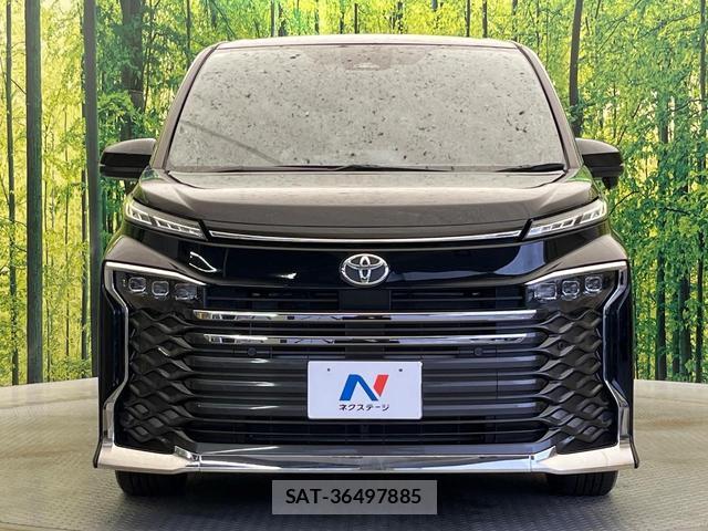 Toyota VOXY 2023-09 8875632-13