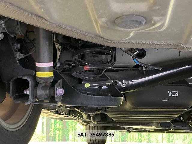 Toyota VOXY 2023-09 8875632-19