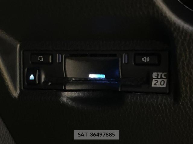 Toyota VOXY 2023-09 8875632-4