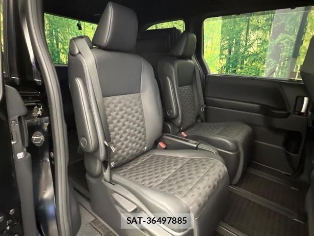 Toyota VOXY 2023-09 8875632-8