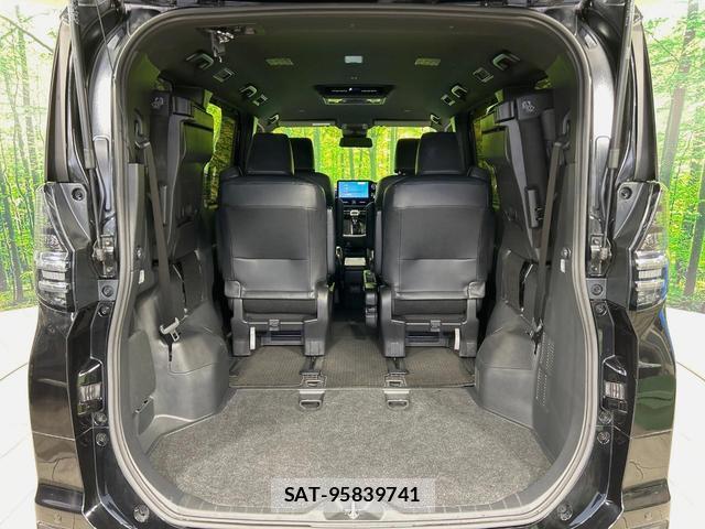 Toyota VOXY 2022-04 8875656-10