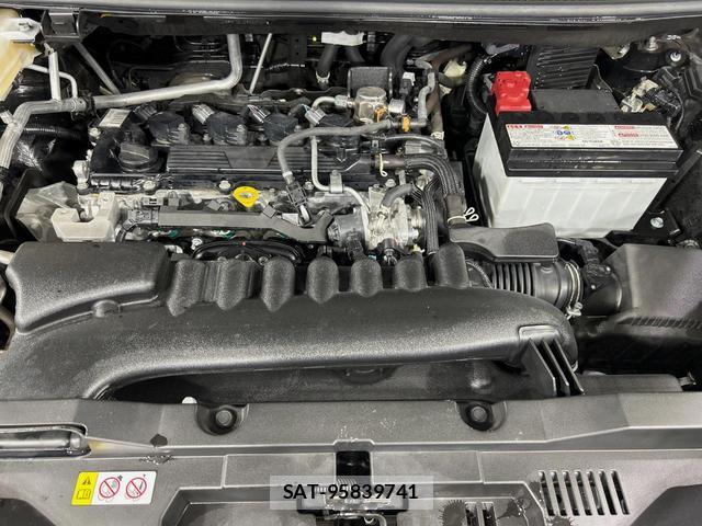 Toyota VOXY 2022-04 8875656-18