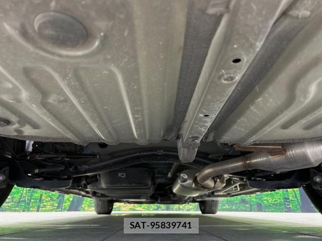 Toyota VOXY 2022-04 8875656-19