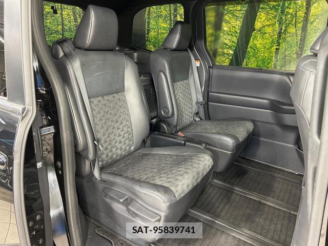 Toyota VOXY 2022-04 8875656-8