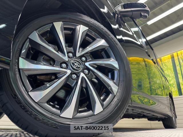 Toyota VOXY 2023-09 8875675-13