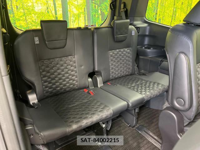 Toyota VOXY 2023-09 8875675-9