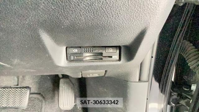 Toyota WISH 2010-06 8873481-10