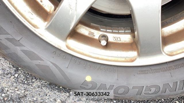 Toyota WISH 2010-06 8873481-3
