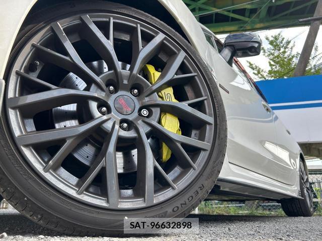 Subaru WRX STI 2018-10 8873191-17