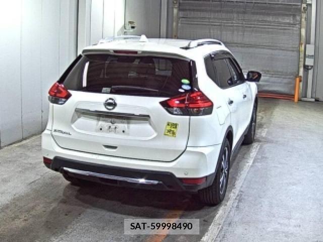 Nissan X-TRAIL 2017-09 8874506-4