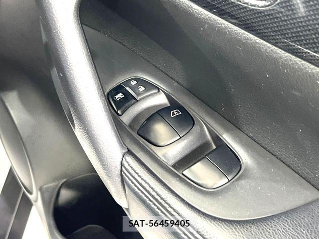 Nissan X-TRAIL 2016-03 8875180-9