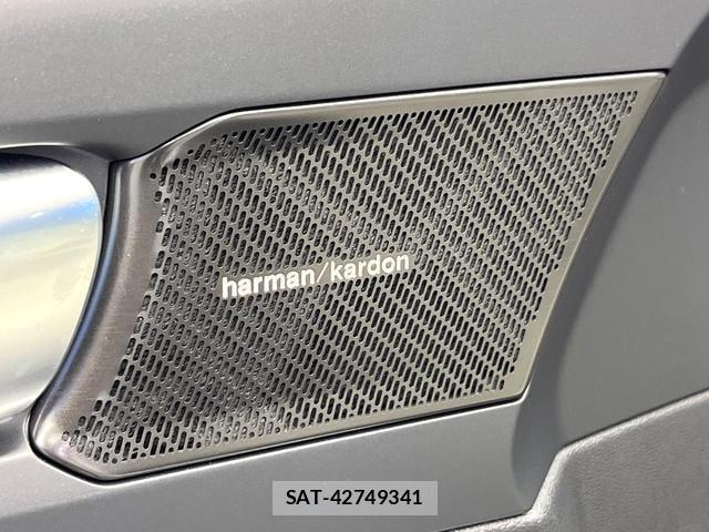Volvo XC40 2023-12 8872637-5