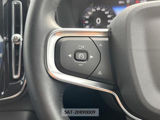 Volvo XC40 2021-04 8873907-6