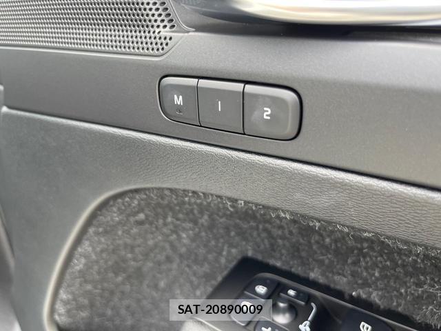 Volvo XC40 2021-04 8873907-8