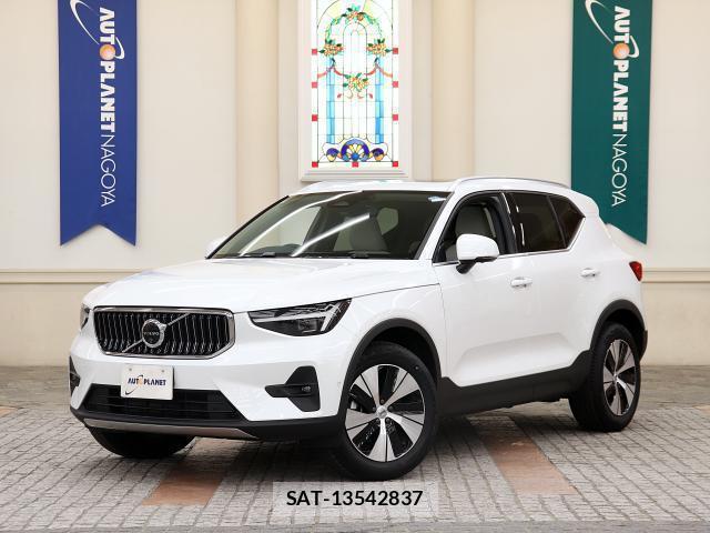 Volvo XC40 2025-09 8875042-0
