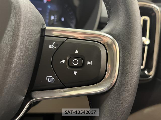 Volvo XC40 2025-09 8875042-10