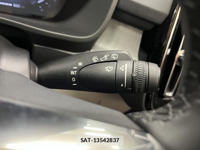 Volvo XC40 2025-09 8875042-11