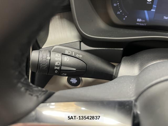 Volvo XC40 2025-09 8875042-12