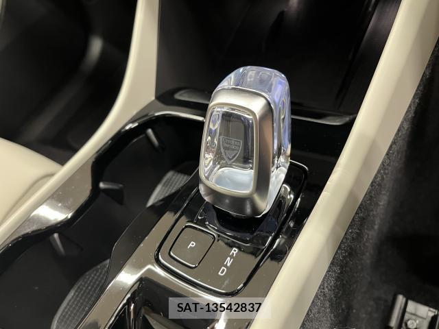 Volvo XC40 2025-09 8875042-14
