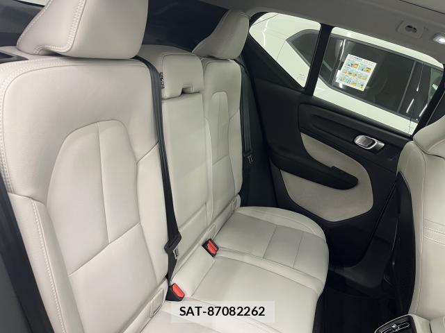 Volvo XC40 2025-09 8875043-4