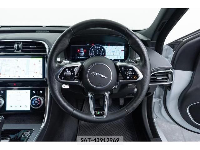 Jaguar XE 2019-12 8874327-16