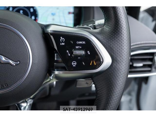 Jaguar XE 2019-12 8874327-19
