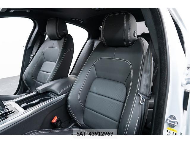 Jaguar XE 2019-12 8874327-3