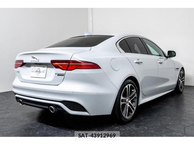 Jaguar XE 2019-12 8874327-8