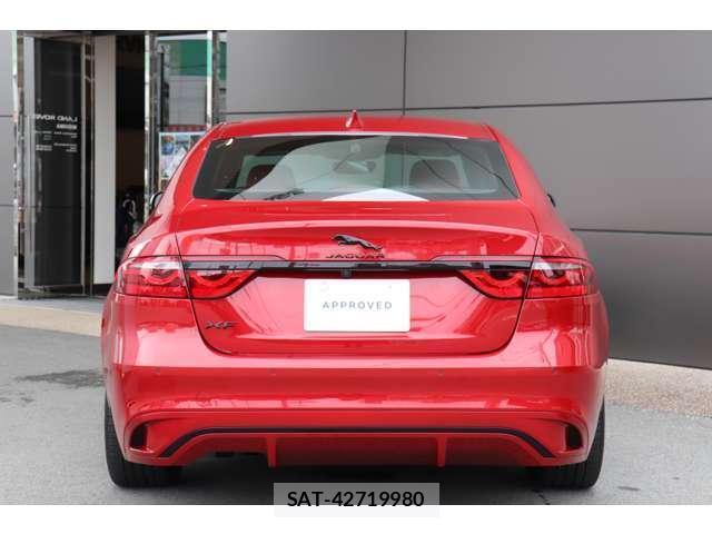 Jaguar XF 2023 8872607-16