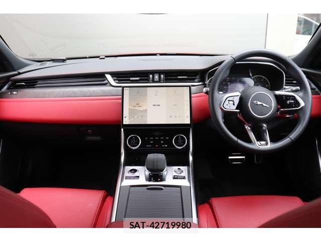 Jaguar XF 2023 8872607-18