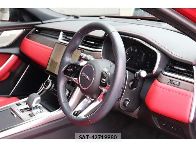 Jaguar XF 2023 8872607-19