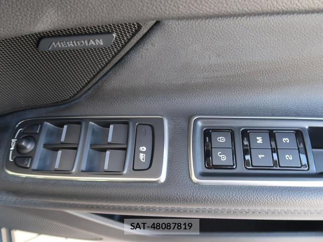 Jaguar XF 2016-02 8873089-10