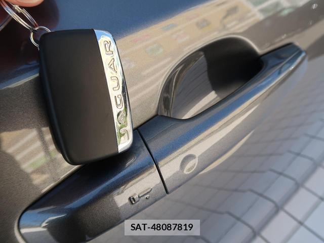 Jaguar XF 2016-02 8873089-18
