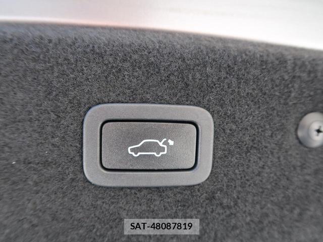 Jaguar XF 2016-02 8873089-6