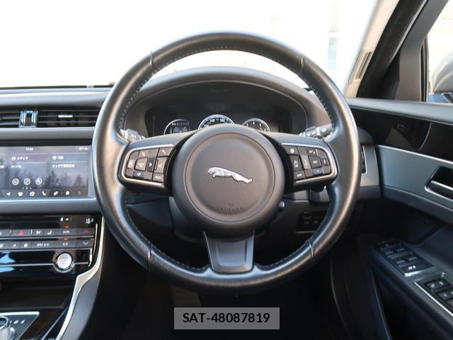Jaguar XF 2016-02 8873089-7