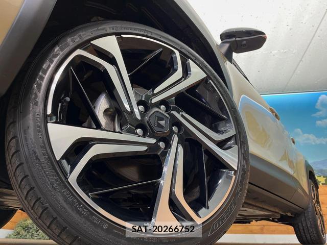 Toyota YARIS CROSS 2025-02 8873339-13