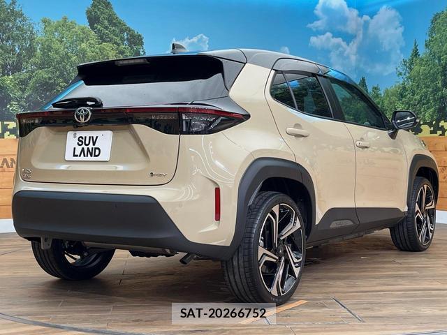 Toyota YARIS CROSS 2025-02 8873339-17