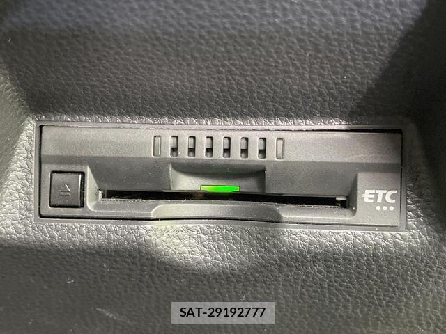 Toyota YARIS CROSS 2023-12 8873585-6