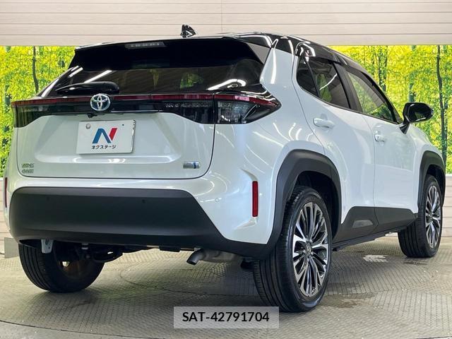 Toyota YARIS CROSS 2023-02 8874288-16