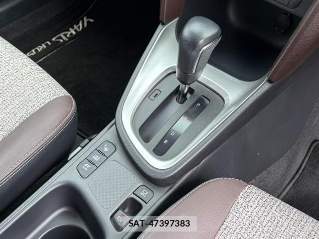 Toyota YARIS CROSS 2023-12 8874313-11
