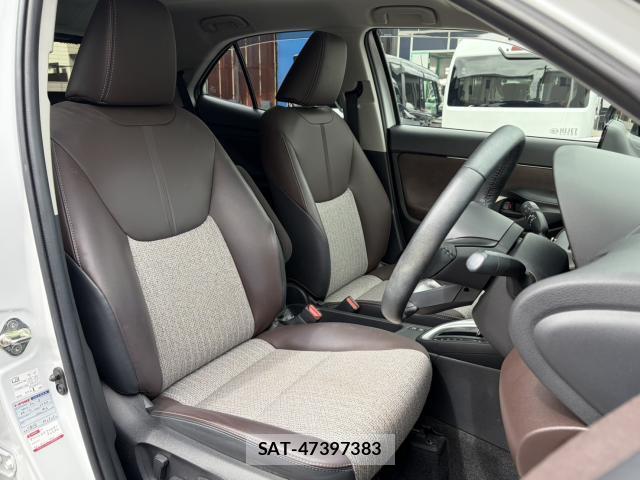 Toyota YARIS CROSS 2023-12 8874313-16