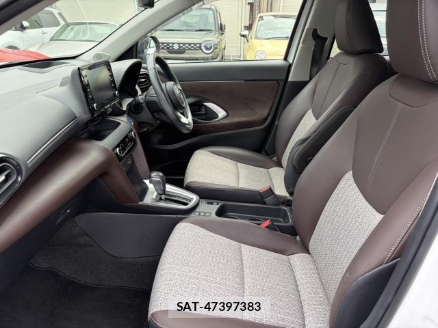 Toyota YARIS CROSS 2023-12 8874313-17