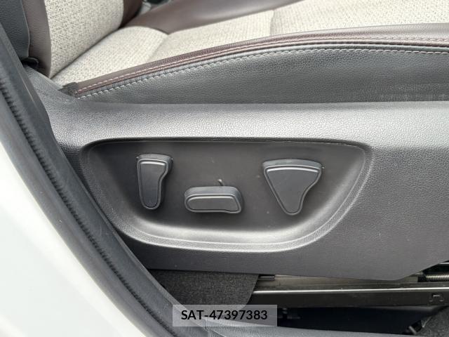 Toyota YARIS CROSS 2023-12 8874313-18