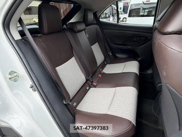 Toyota YARIS CROSS 2023-12 8874313-19